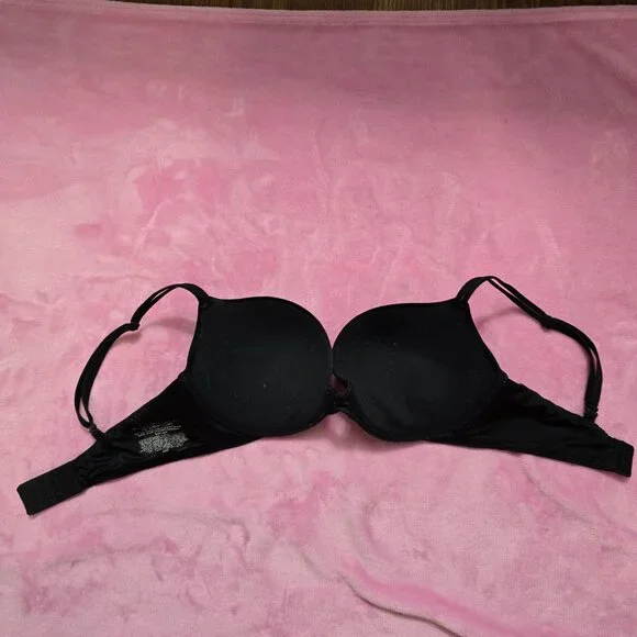 3 pairs of 34DD bras (2 VS & 1 PINK) - Picture 7 of 12